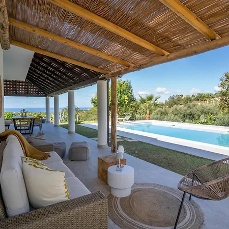 Villa Serenita - With Private Pool And Ocean View *