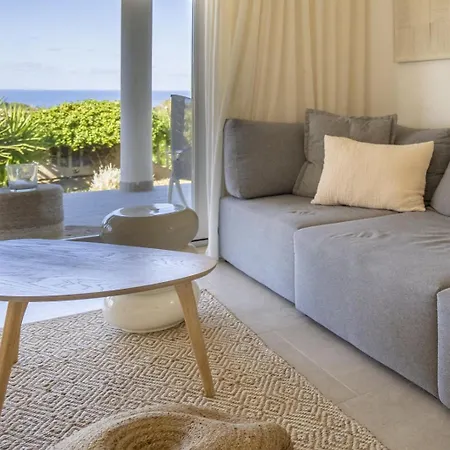 Serenita - With Private Pool And Ocean View 빌라