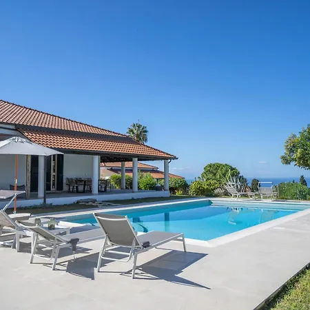 Serenita - With Private Pool And Ocean View 빌라 리카디