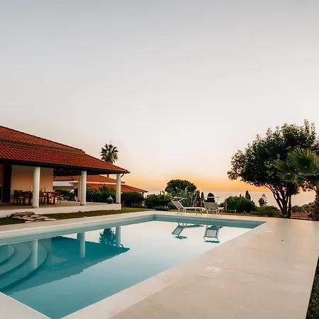 Villa Serenita - With Private Pool And Ocean View