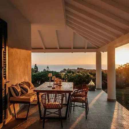Serenita - With Private Pool And Ocean View Ricadi
