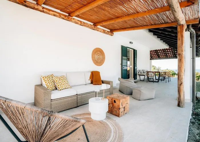 Serenita - With Private Pool And Ocean View Ricadi