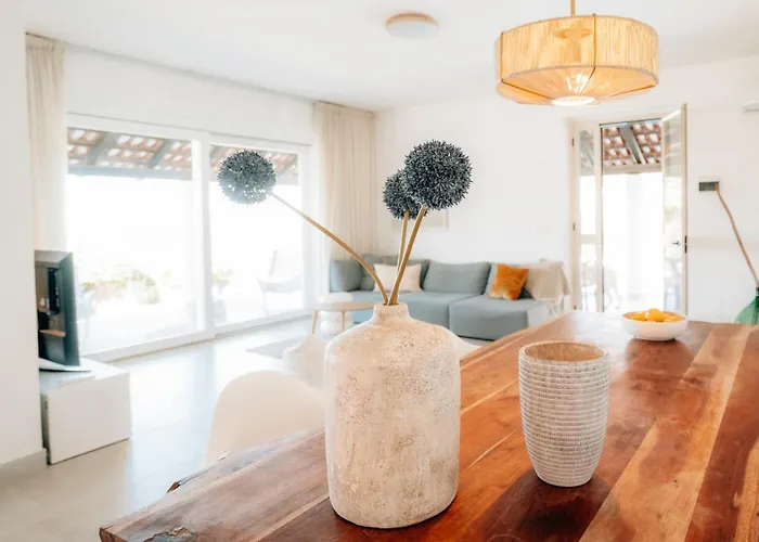 Serenita - With Private Pool And Ocean View Ricadi