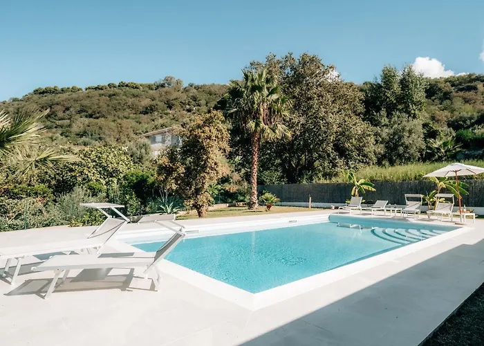 Villa Serenita - With Private Pool And Ocean View