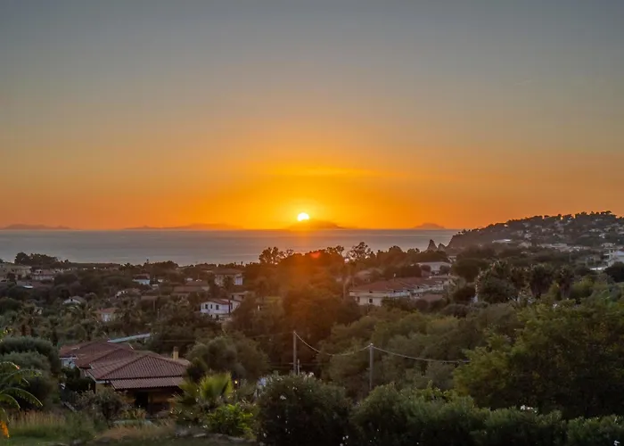 Serenita - With Private Pool And Ocean View Willa