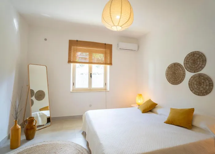 Willa Serenita - With Private Pool And Ocean View Ricadi